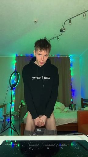 Look at How Much Cum This Hungry Twink Can Spray
