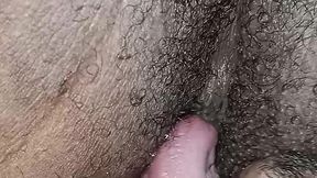 sogro seduz a esposa bbw do filho e chupa seu cu e sua buceta ate a gordinha safada gozar na sua boca