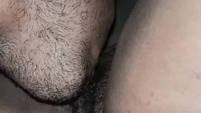 sogro seduz a esposa bbw do filho e chupa seu cu e sua buceta ate a gordinha safada gozar na sua boca