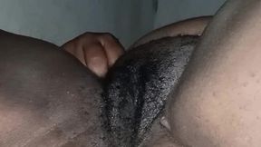 sogro seduz a esposa bbw do filho e chupa seu cu e sua buceta ate a gordinha safada gozar na sua boca