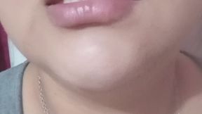 Masticando chicle y explotando globos: sonidos pegajosos y relajantes.