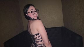 encontrei uma novinha de 18 anos no swing oppium club e fudi no pelo