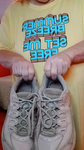 Stinky Tennis Shoes Pewwwee