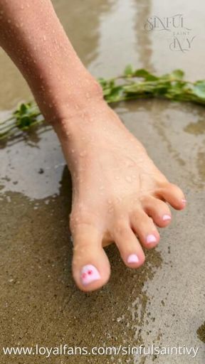 Foot in Rain ASMR