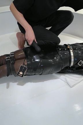 Mz33 - Latex Single Glove Restraint for Kneeling Training