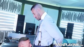 Gustavo Cruz buries his cock deep into Manuel Skyes muscular ass
