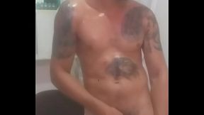 Preciso de uma ajuda pra tirar a minha roupa