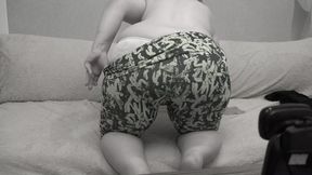 I masturbate on webcam with a stranger. Mature milf with big natural tits.