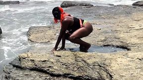 Wet Ebony Pussy&#x270C; Devours Huge Black Dick&#x1F32D; on Beach