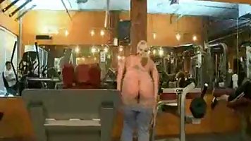 Busty blonde Austin Taylor gets naked workout