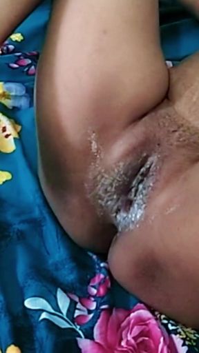 Romantic Kolkattar Vabik Cude Vodar Sob Mal Ber kore dilam ...uffffffffff   Clip 2