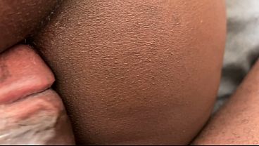 la voisine se fait baiser en levrette