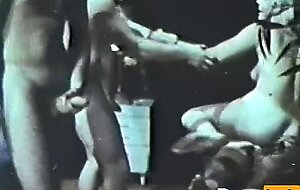 Peepshow Loops 424 70's and 80's - Scene 1
