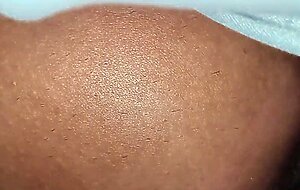 Peguei a vizinha mulher do meu amigo.