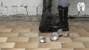 Light bulbs under combat Boots