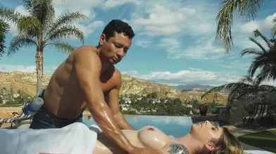 Shemale Casey Kisses Riding Dick And Enjoyed Anal Sex After Sunbathing