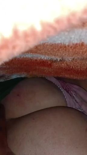 Today, brother-in-law romances his sister-in-law in a blanket, sobbing is taking my love.   Clip 1