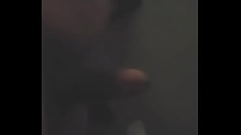 Hetero casado me chama pro quarto e me d&aacute_ lingui&ccedil_a grande e grossa