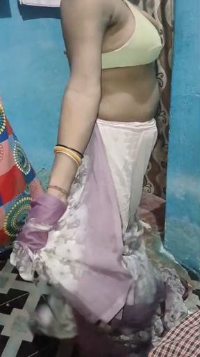 Desi Bhabhi Romantic  video  dekh ke maja lo