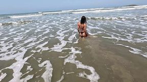 a bonequinha virou marmita do casal ficou com o cuzinho meladinho de por ela ainda gozou na minha esposa