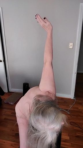 Sexy BBW Does Morning Naked Yoga!