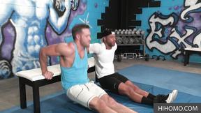 ”Gym partners can't hide their gay feelings”