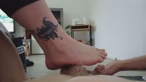 140 kg with moonboots, bare feet and clogs crush my penis after she warms her smelly feet on my face