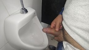 gozando no banheiro do shopping