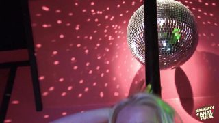Sperma i munnen, gangbang – hardcore film av stripparna Cindy Behr, Kat Lee och Tracey Venus analt knulla av Ben Dover och Pascal White