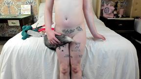size queen proves her tittle w/ monster cocks and baseball bat