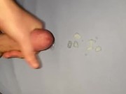 Ich wichse auf mein Bett (Cockring)