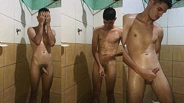 tomei banho e gozei
