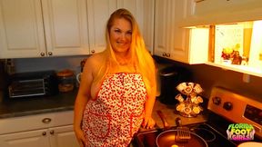 BigTitWhit Topless in Apron in Heels in the Kitchen - HD 1920 x 1080