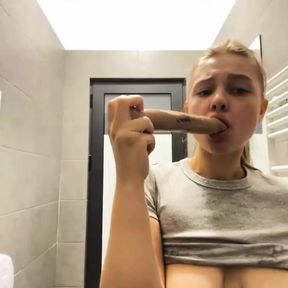 Blowjob with a lot of saliva