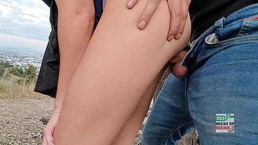 Follando a flaquita en el monte de Guadalajara, a eso salen sus novias a sus grupos de hiking
