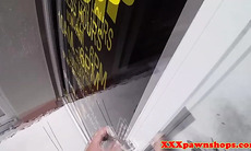 Busty pawnshop amateurs in ffm suck for cash