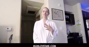 Stepmom Sarah Vandella's Tempting Encounter with Her Stepson's Wild Fantasy - Unforgettable Moments!