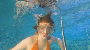 Sena-dancing underwater at the pole 720