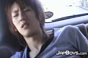 Passionate blowjobs for a nice pair of skinny Japanese dudes