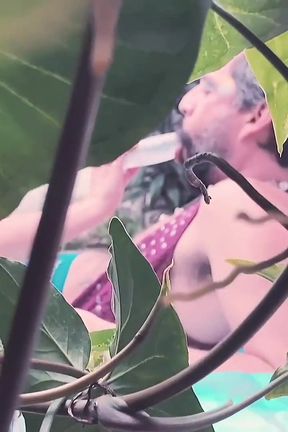 Couple Met in the Carnival Ended up Having Sex on the First Corner They Found