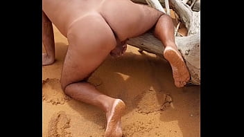 Ladysilva latina gay bunda gostosa de marquinha na praia , vamos fuder gostoso