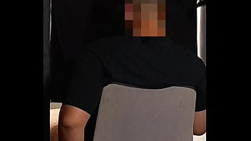 Rapaz grand&atilde_o do pau grande e grosso uncut veio gozar no GloryHole e o deixei de pernas bambas!