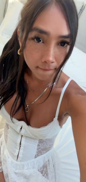 Amateur with big tits and ass exposes her body for a naughty photoshoot.