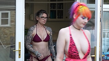 PUSSY JACUZZI SLUTS!