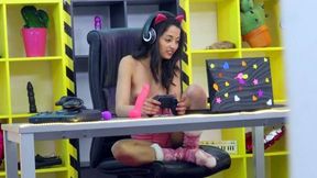 Scarlet Rebel's Steamy Game Night ~ Pussy Dildoing and Beyond!
