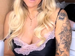 An amateur hitchhiking blonde is toying with drivers cock