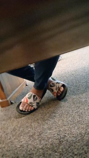 Sneaky Down Under Mature Ebony BBW FEET Natural Toes