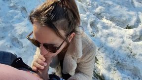 La Voisine Me Suce Et Suce Sous Le Neige