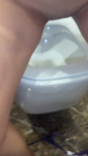 Pissing Compilation! Closeup of a Pussy and Dirty Pads! POV!