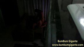 deu gostoso no escurinho para meu amigo e o corno filmou escondido